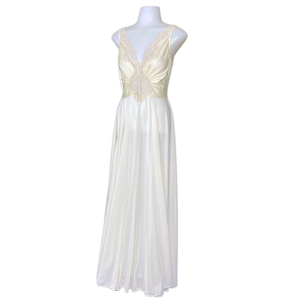 Vintage Olga Bodysilk Beige Nightgown Full Sweep